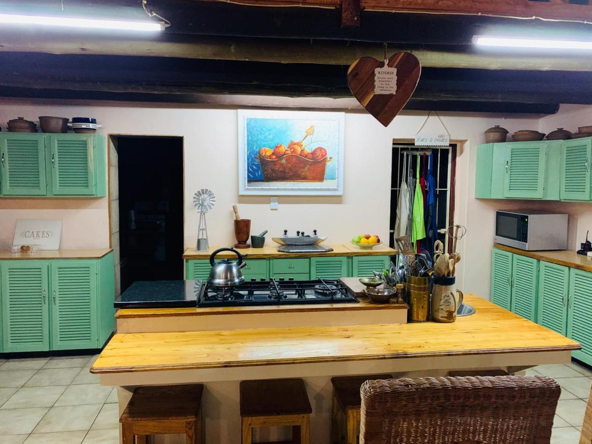 Farm Vibes Guesthouse Brits Exteriör bild